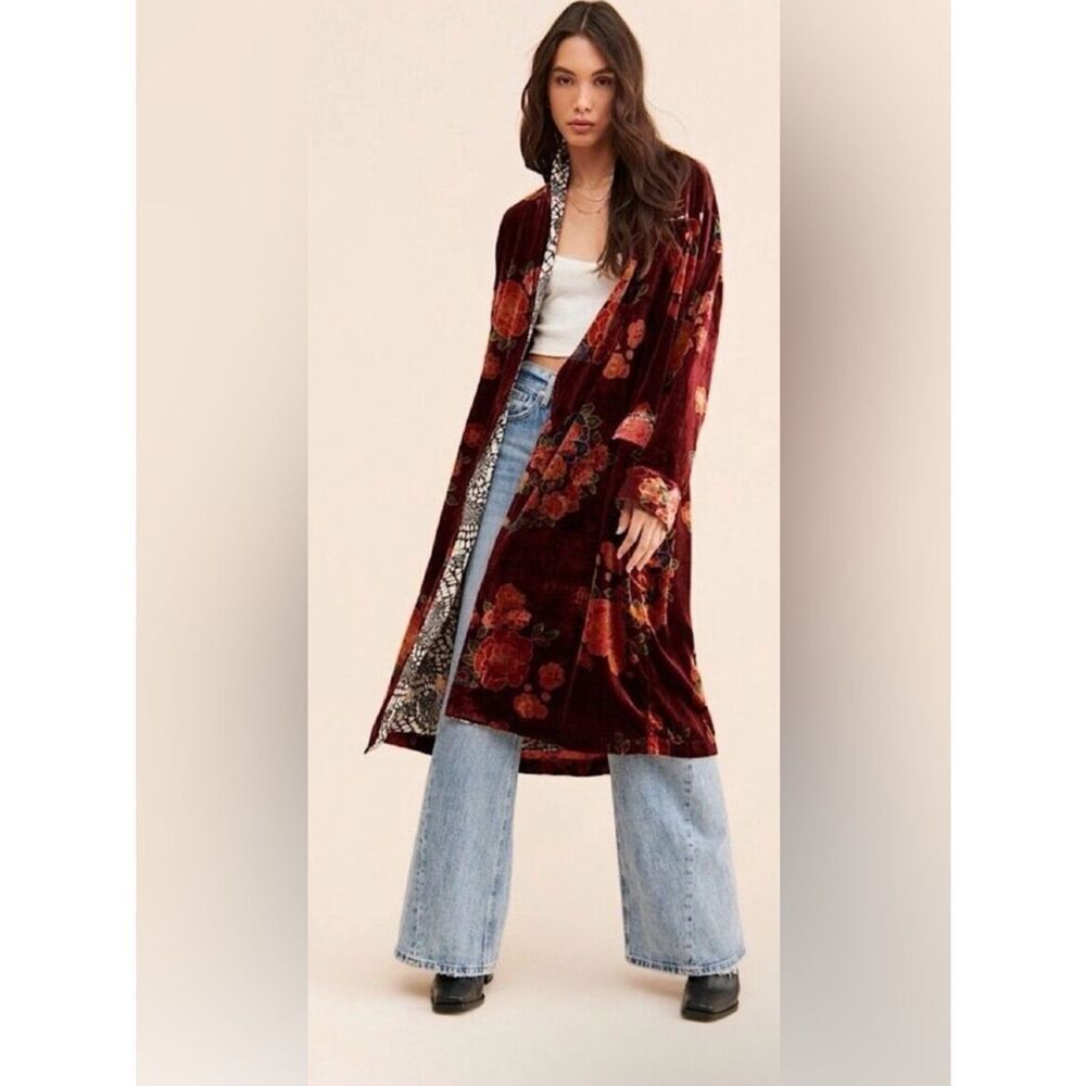 Free People paisley printed velvet kimono oversized, flowy boho style.